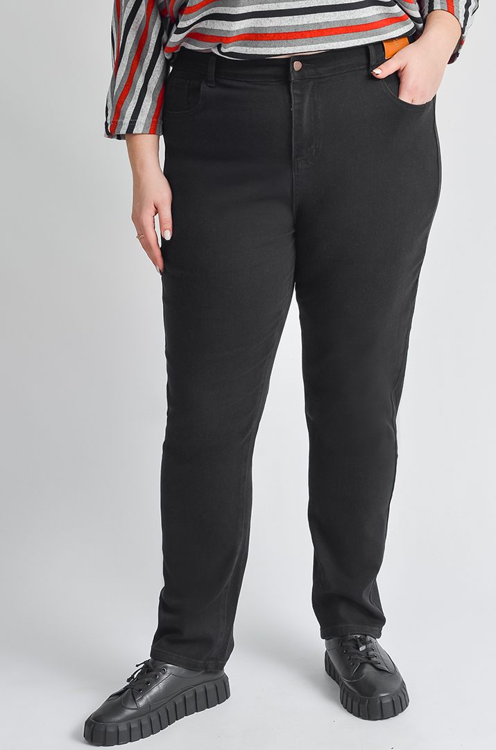 Завужені джинси класичного крою великих розмірів