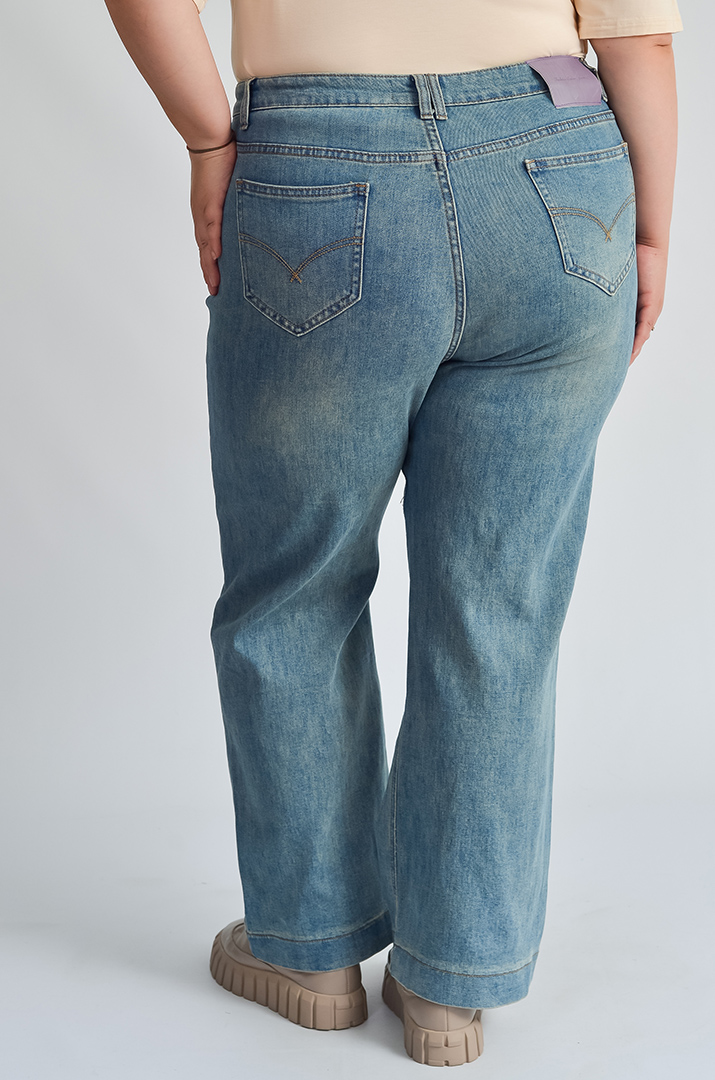 Базові джинси з легким висвітленням тканини великих розмірів