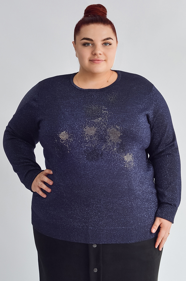 Джемпер с люрексовым мерцанием и декором из стразов больших размеров