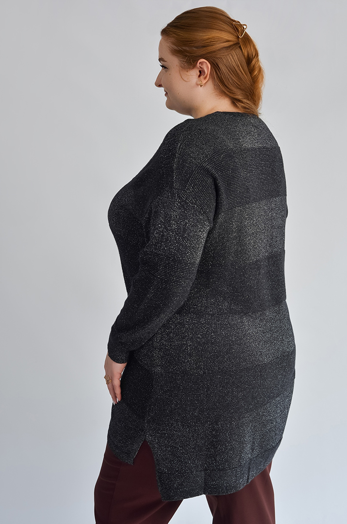 Довгий джемпер з рельєфною в’язкою та блискучою ниткою великих розмірів