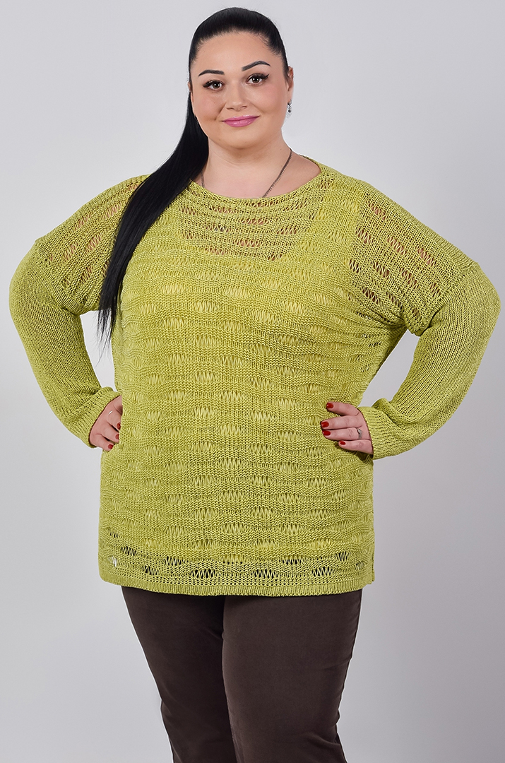 Джемпер короткий з крупною ажурною в’язкою великих розмірів
