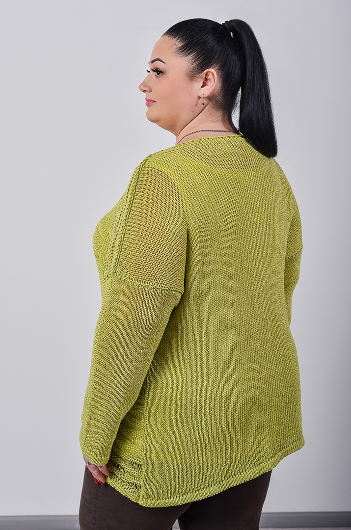 Джемпер короткий з крупною ажурною в’язкою великих розмірів