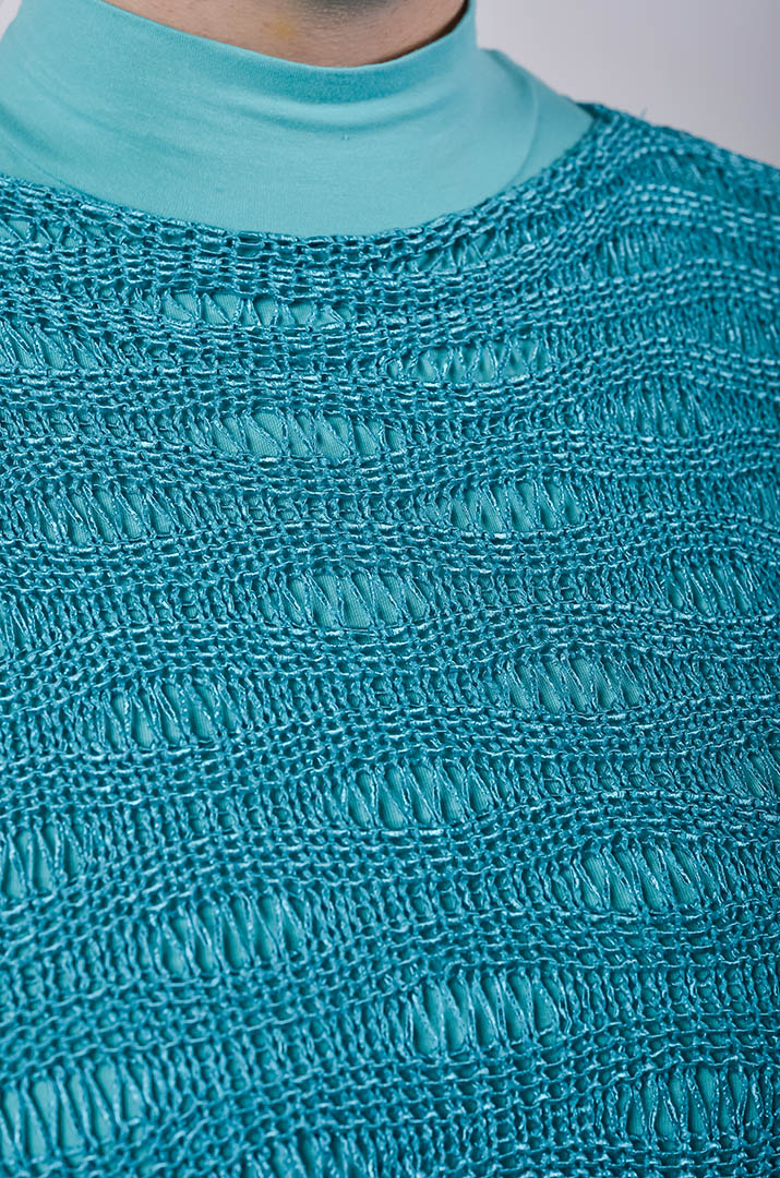 Джемпер короткий з крупною ажурною в’язкою великих розмірів