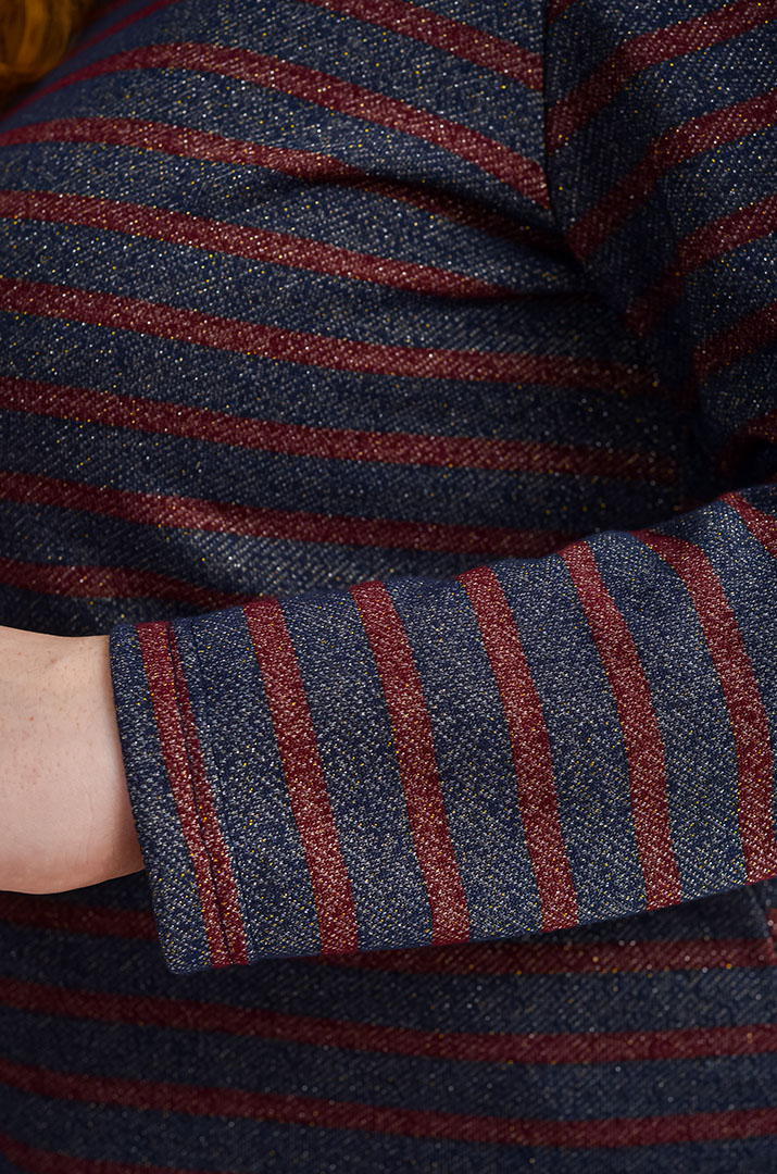 Джемпер у смужку з люрексовим блиском великих розмірів