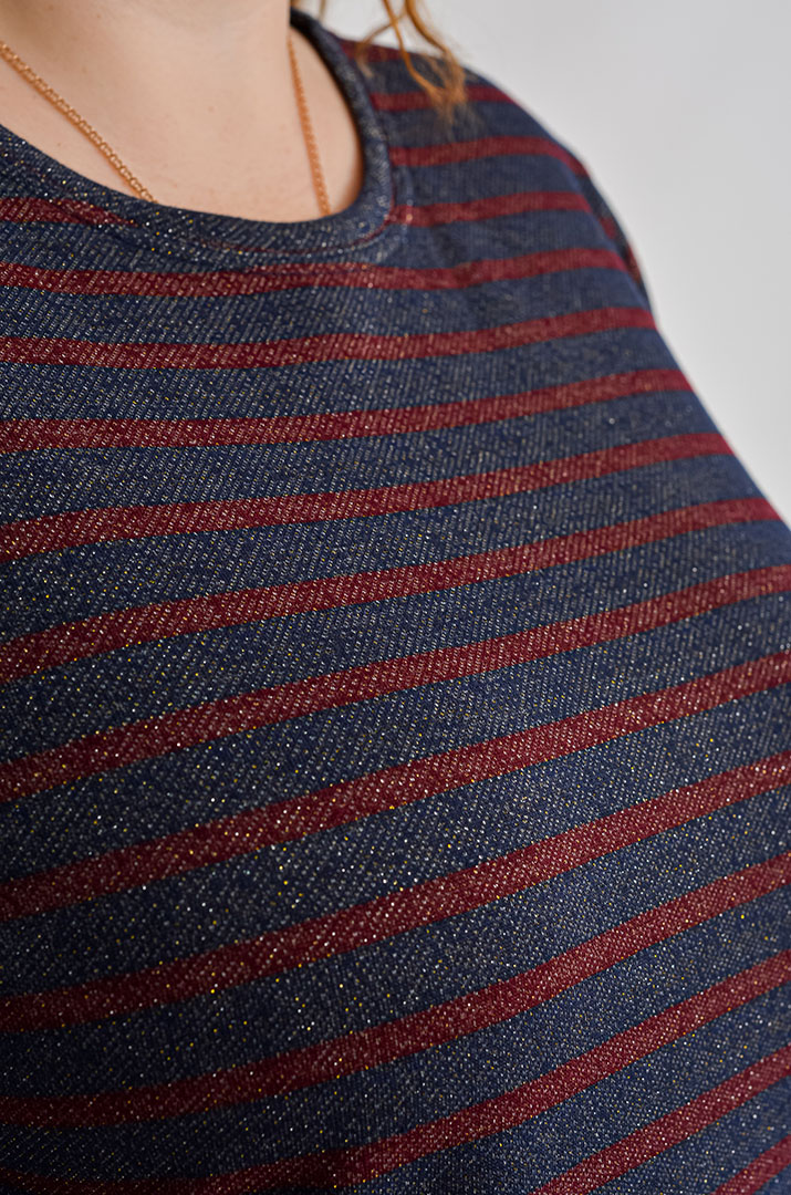 Джемпер у смужку з люрексовим блиском великих розмірів