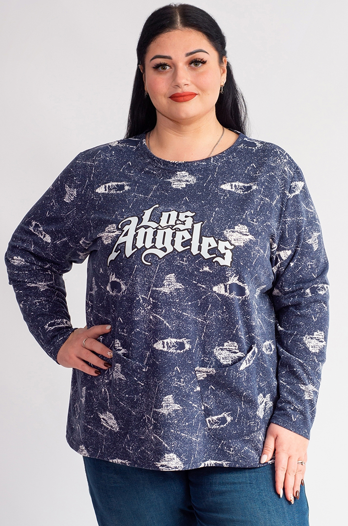 Джемпер з абстрактним візерунком і написом великих розмірів