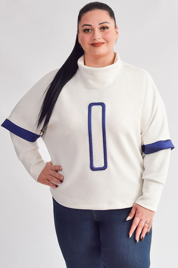 Джемпер в молочному кольорі і контрастними деталями великих розмірів