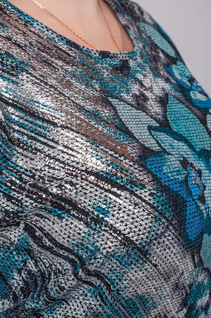 Джемпер короткий з квітковим принтом і насиченими акцентами великих розмірів