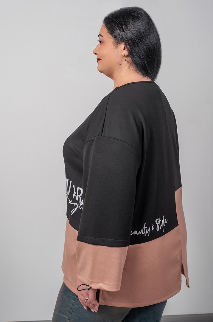 Джемпер довгий з контрастними вставками та графічним принтом великих розмірів