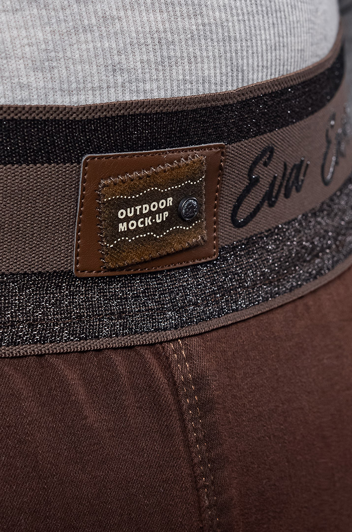 Джинси широкі в коричневому кольорі з декоративною прикрасою великих розмірів