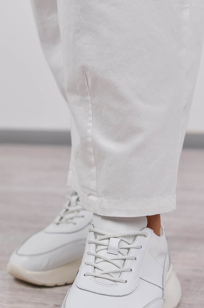 Брюки банани з декоративною вишивкою великих розмірів