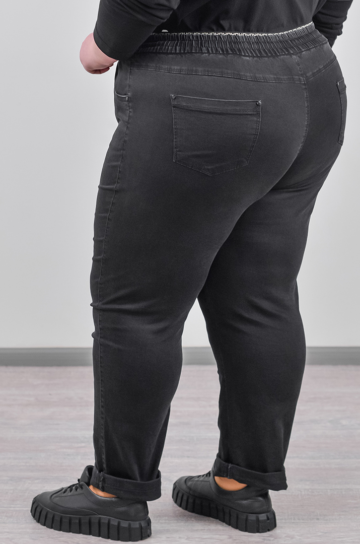 Джинсы 7/8 с эластичным поясом и декоративным шнурком больших размеров