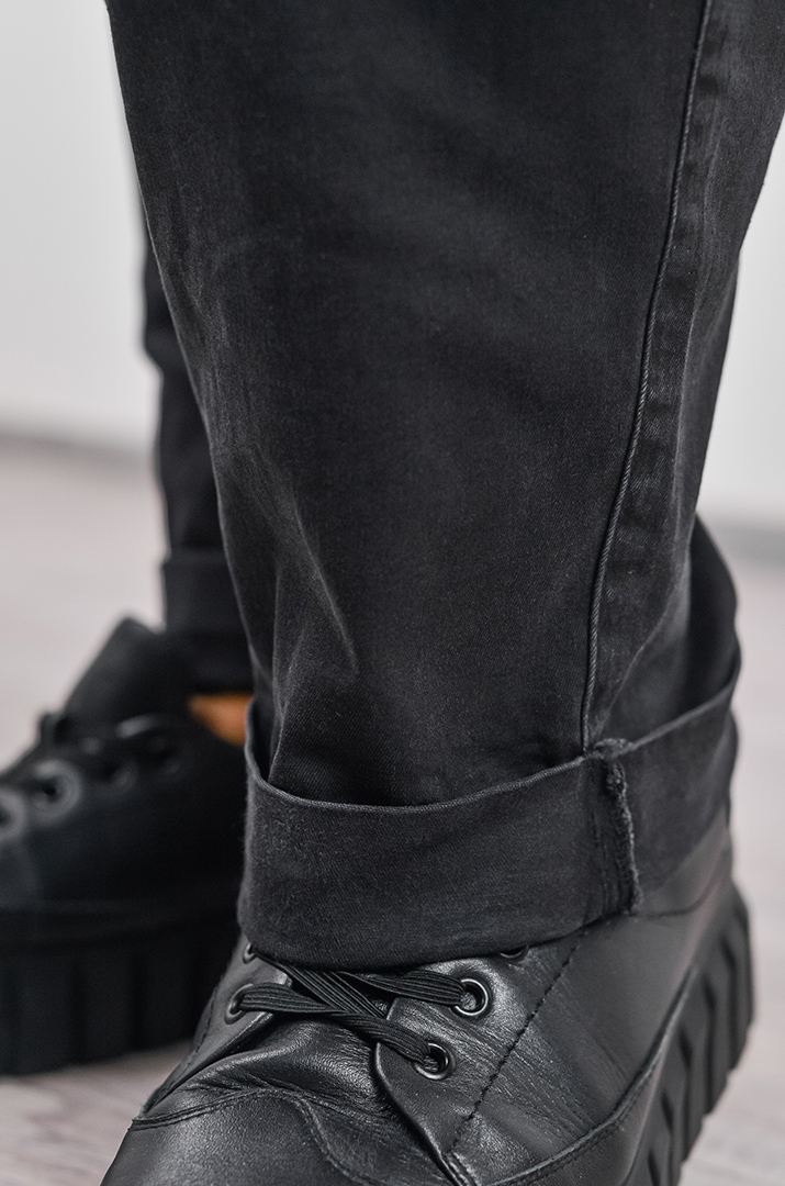 Джинсы 7/8 с эластичным поясом и декоративным шнурком больших размеров