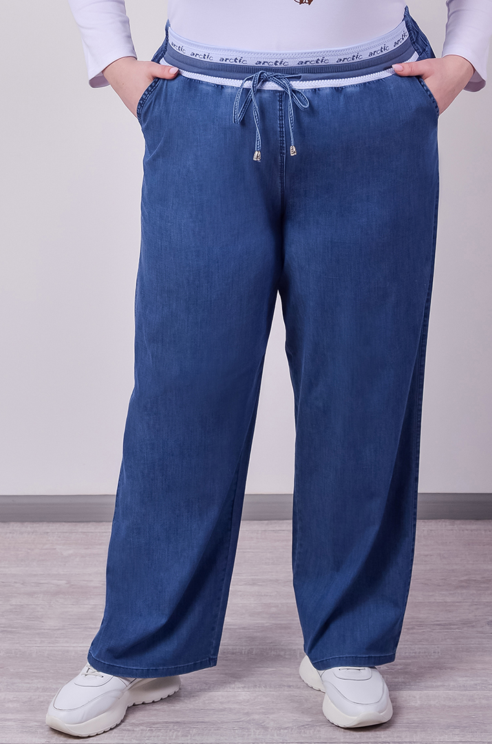 Джинсы из тенсела синего цвета с акцентом на поясе больших размеров