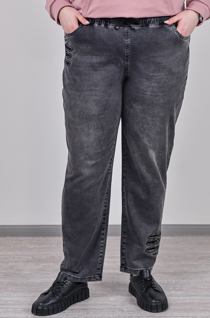 Джинси банани графітового відтінку з акцентним декором великих розмірів