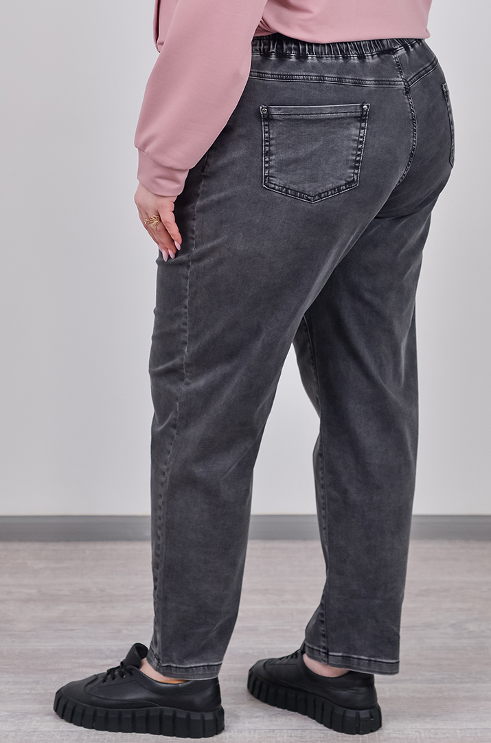 Джинси банани графітового відтінку з акцентним декором великих розмірів