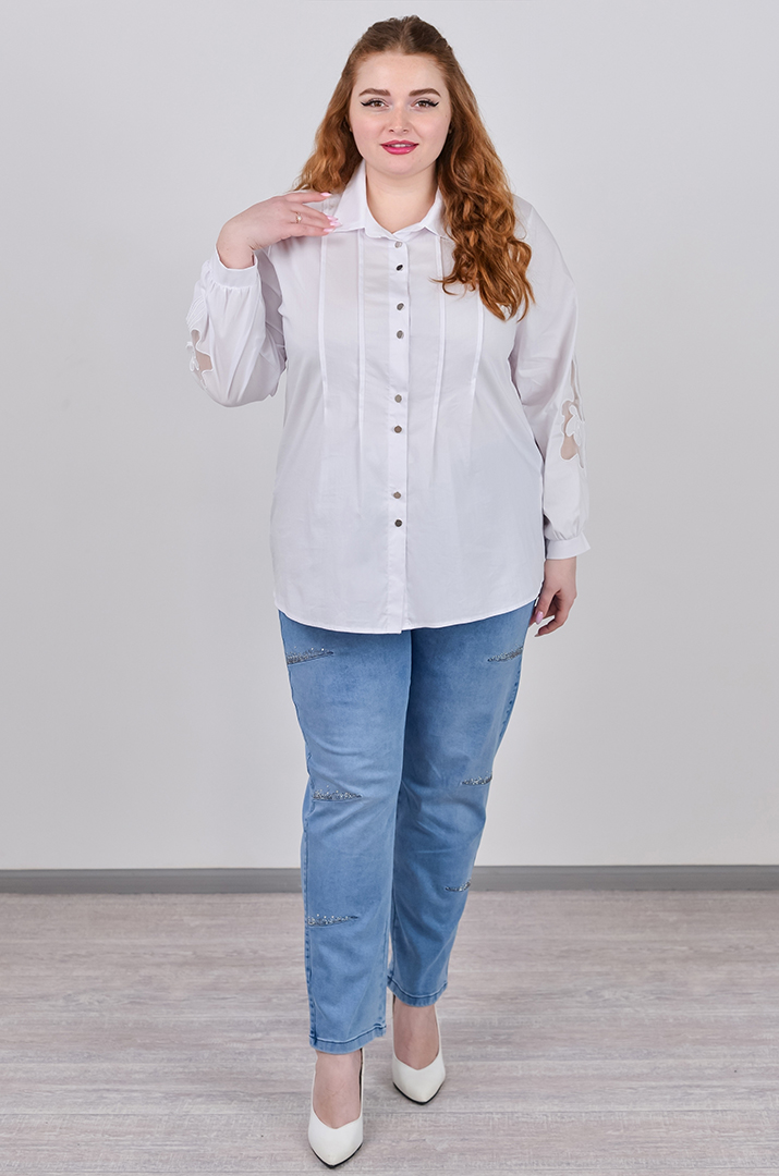 Джинсы бананы в голубом цвете с блестящим декором больших размеров