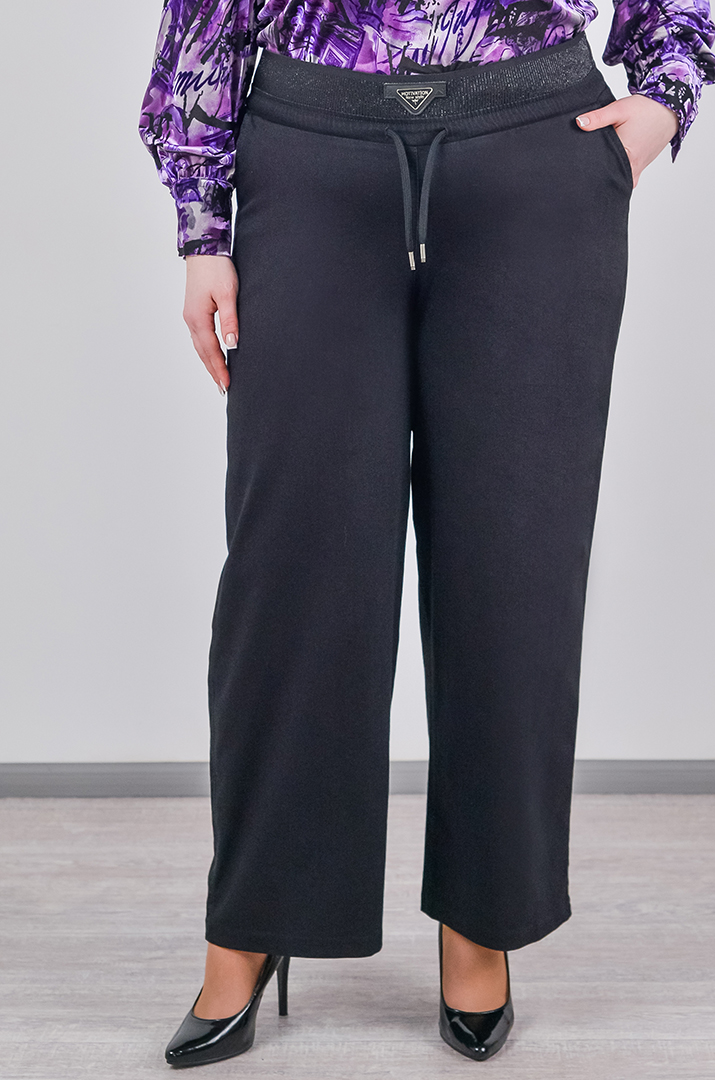 Джинсы широкие в черном цвете с эластичным поясом на шнурке больших размеров