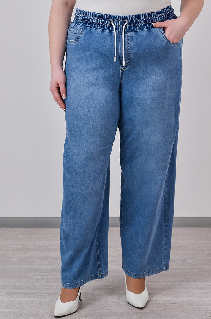 Джинсы широкие с поясом на резинке и шнурком больших размеров