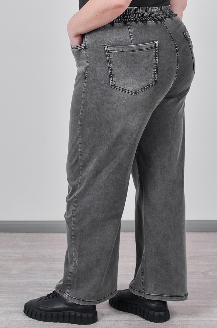 Джинсы широкие с поясом на резинке и шнурком больших размеров