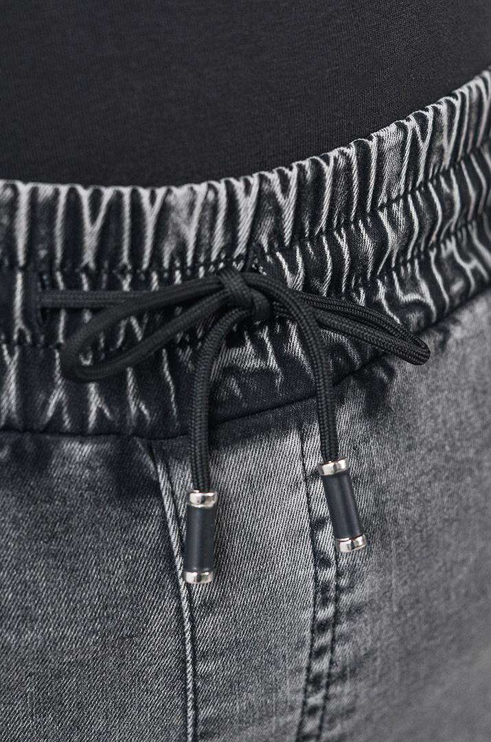 Джинсы широкие с поясом на резинке и шнурком больших размеров