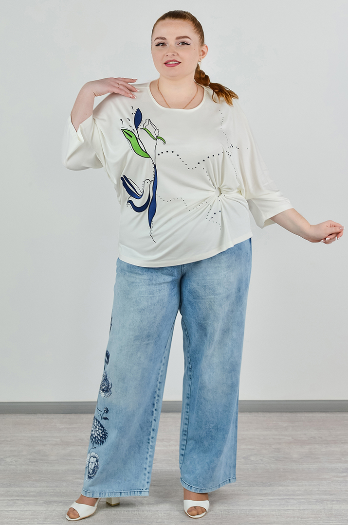 Широкі блакитні джинси з квітковою аплікацією та стразами великих розмірів