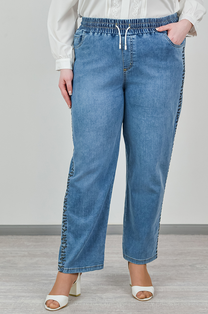 Зауженные джинсы с декором по бокам голубого цвета больших размеров