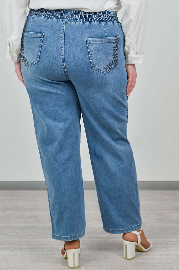 Зауженные джинсы с декором по бокам голубого цвета больших размеров