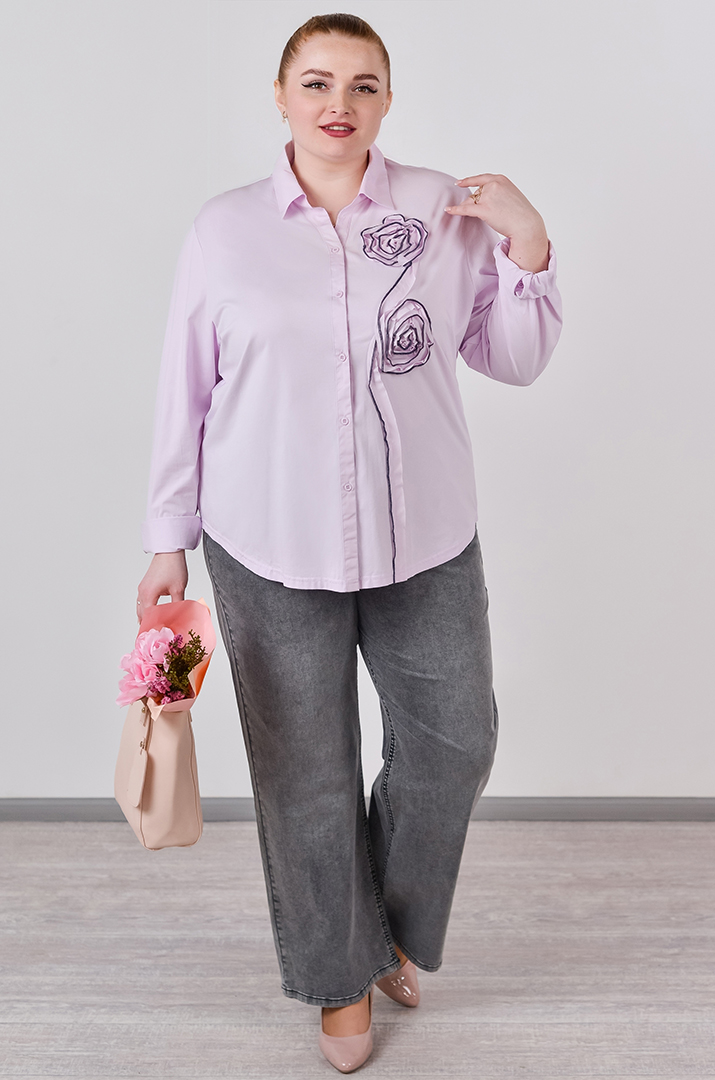 Джинсы серого цвета с карманами и акцентным ремнем больших размеров