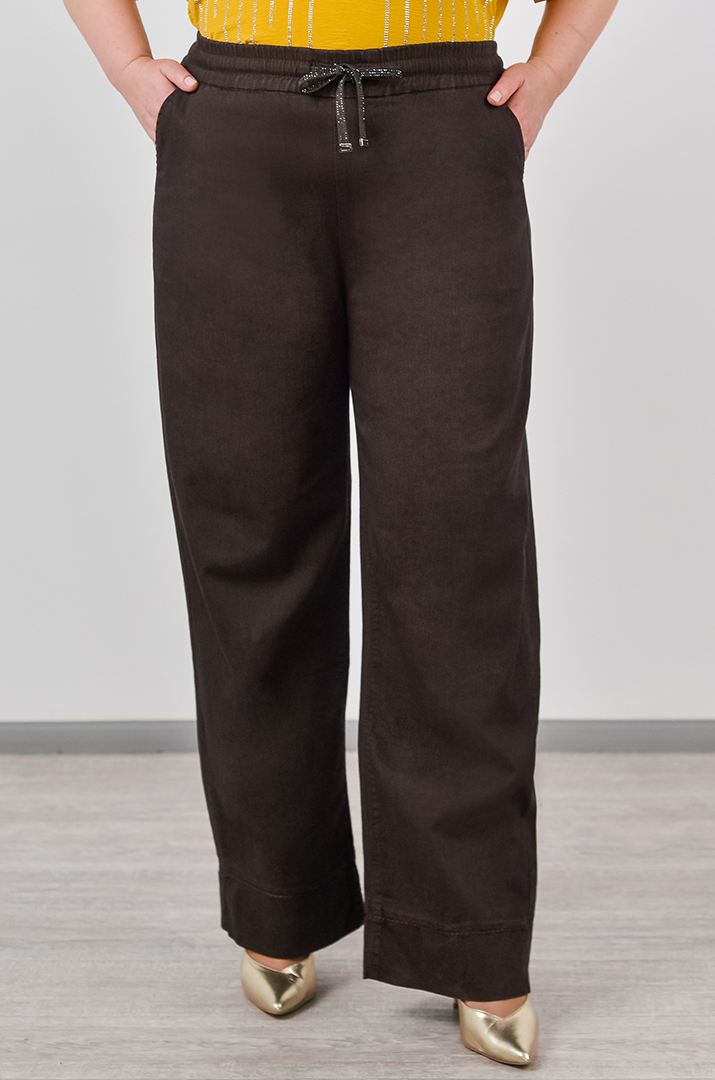 Джинсы прямого кроя с декоративной строчкой на манжете больших размеров