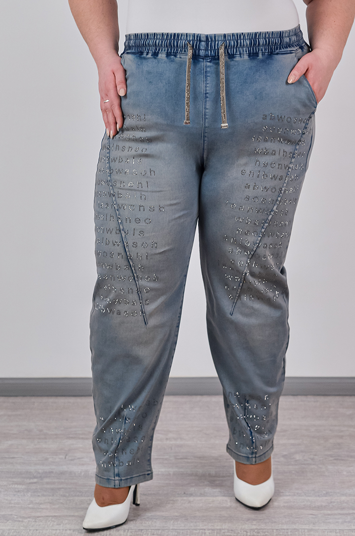 Джинсы бананы голубые с декоративной отделкой больших размеров