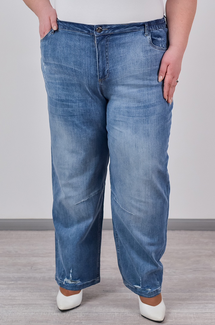 Классические джинсы прямого кроя голубого цвета больших размеров