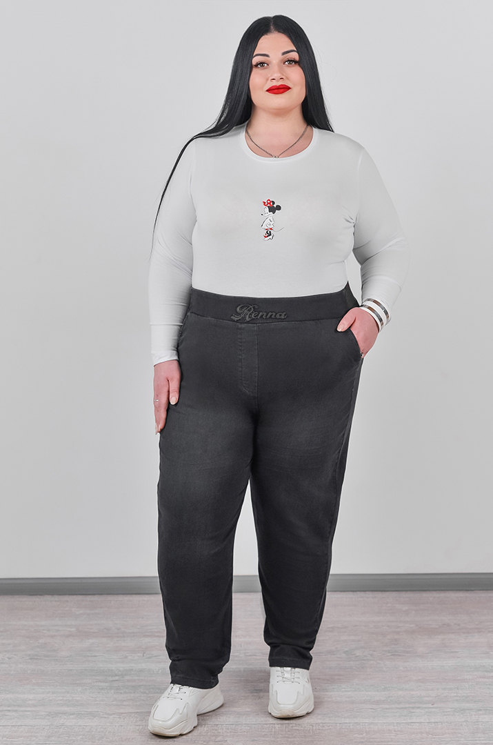 Джинсы зауженного кроя черного цвета с надписью на поясе больших размеров