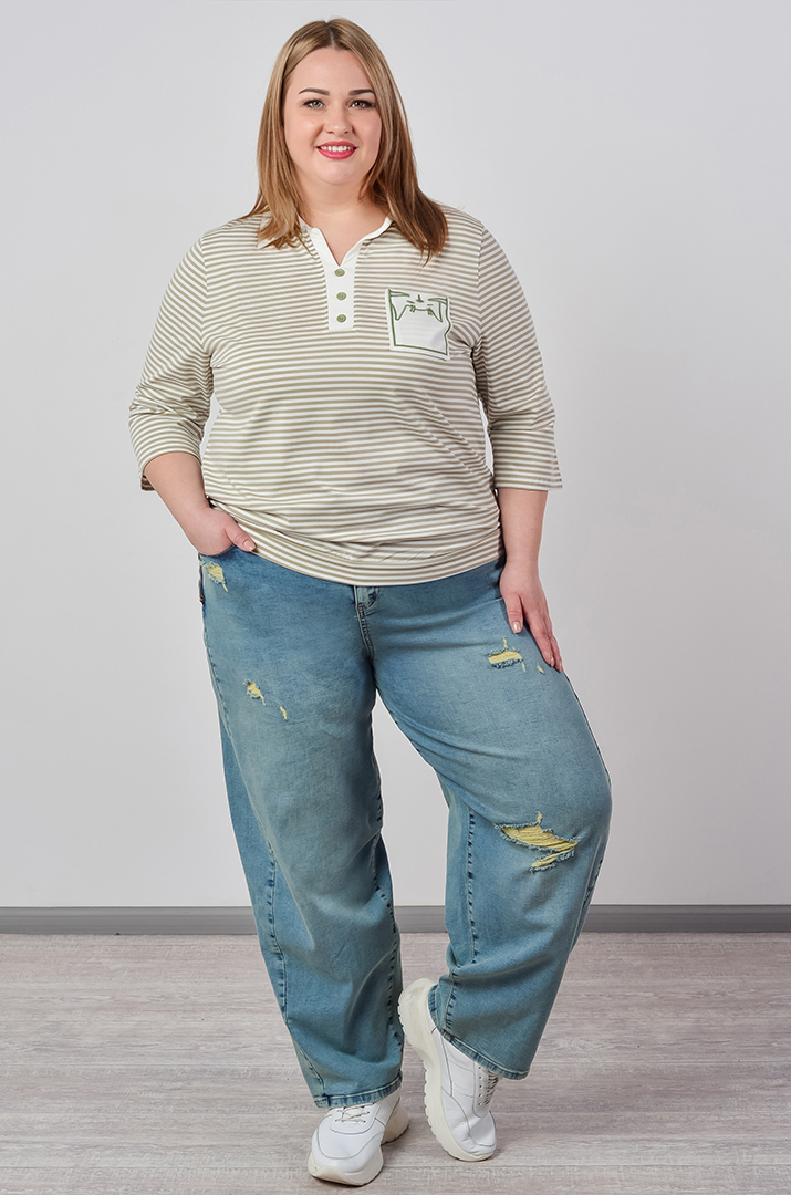 Джинсы бананы с боковой молнией и декоративными потертостями больших размеров