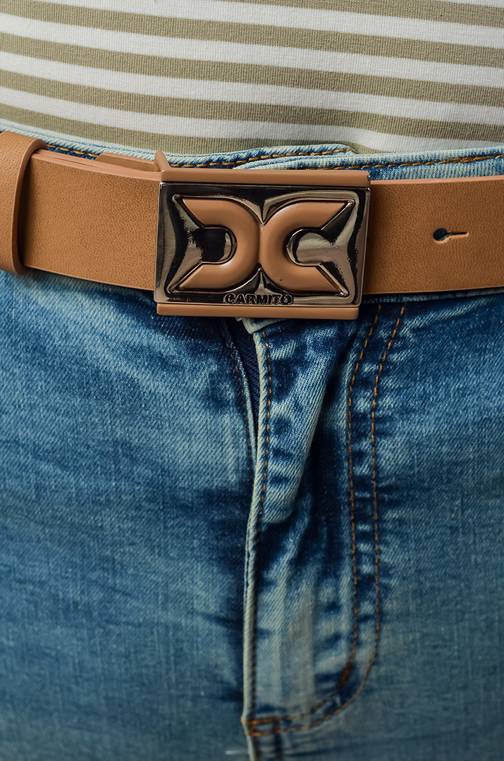 Джинсы бананы с боковой молнией и декоративными потертостями больших размеров