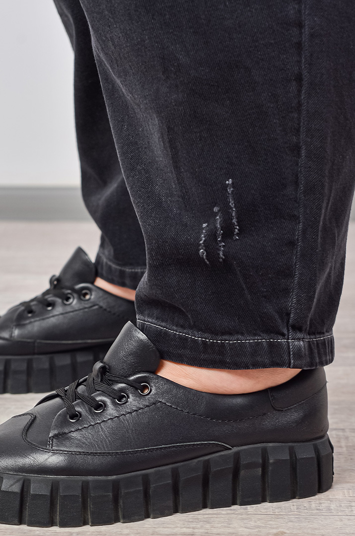 Джинсы бананы с накладными карманами больших размеров