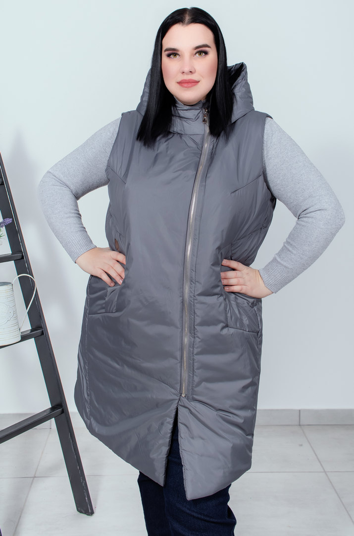 Жилет середньої довжини з принтом на спині  супер батал