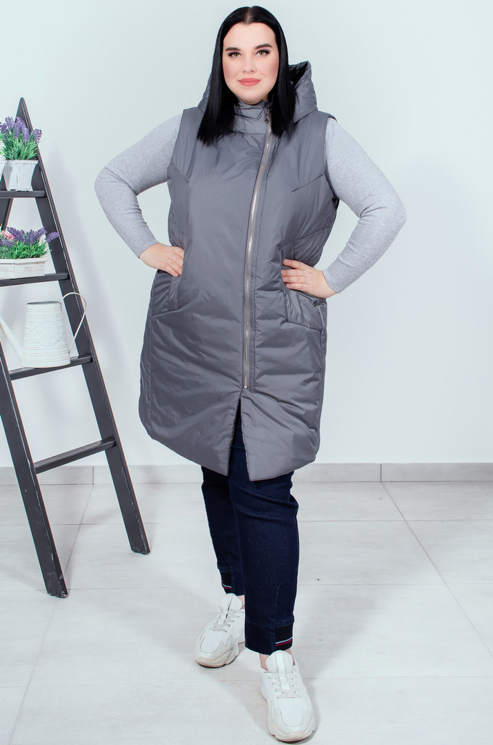 Жилет середньої довжини з принтом на спині  супер батал