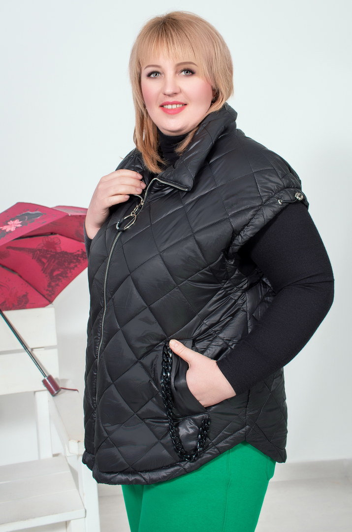 Жилет стьобаний короткий з ланцюжками на кишенях супер батал