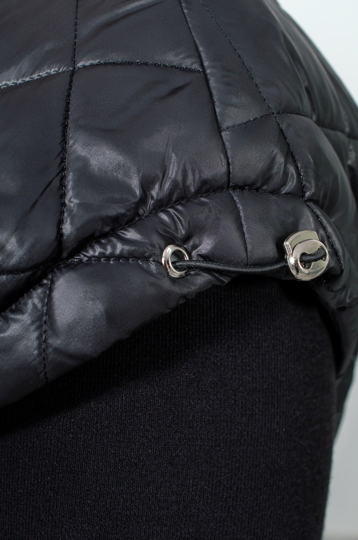 Жилет стьобаний короткий з ланцюжками на кишенях супер батал