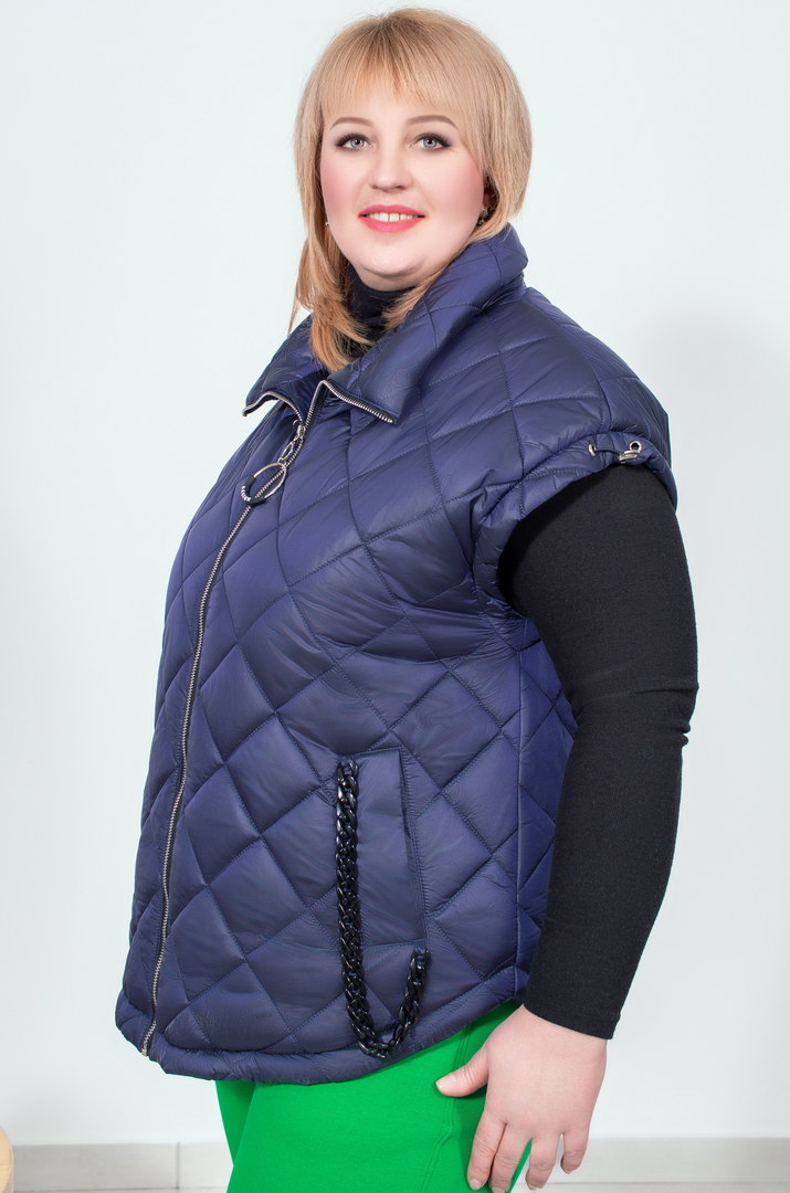 Жилет стьобаний короткий з ланцюжками на кишенях супер батал