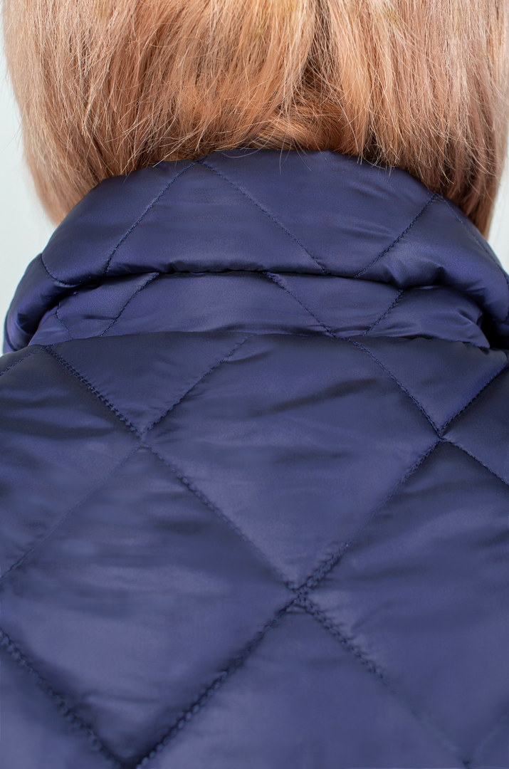 Жилет стьобаний короткий з ланцюжками на кишенях супер батал