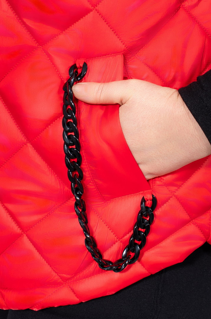 Жилет стьобаний короткий з ланцюжками на кишенях супер батал