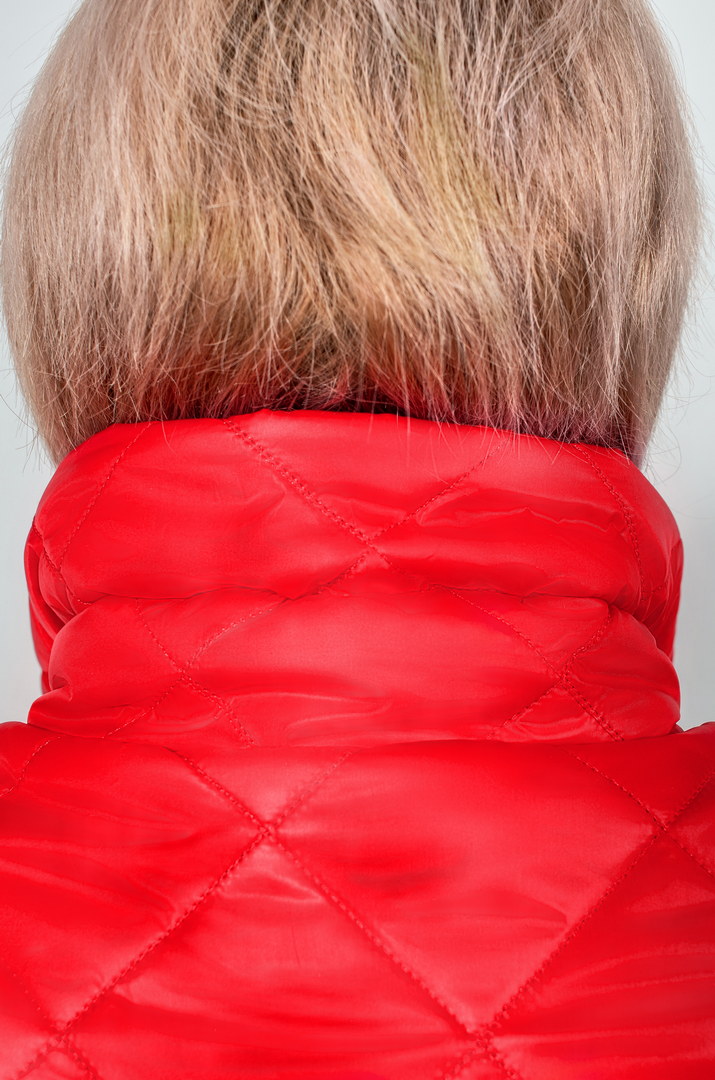 Жилет стьобаний короткий з ланцюжками на кишенях супер батал