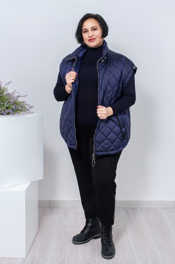 Жилет стьобаний короткий з ланцюжками на кишенях супер батал