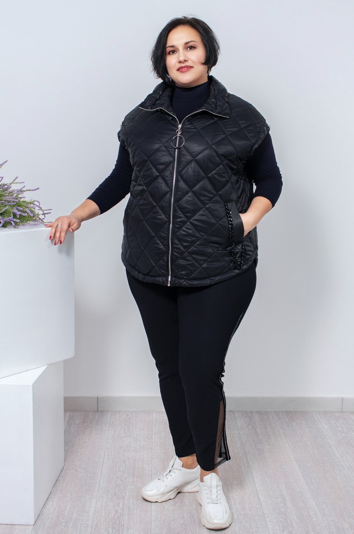 Жилет стьобаний короткий з ланцюжками на кишенях супер батал