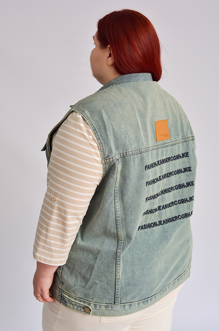 Жилет джинсовий з написами великих розмірів