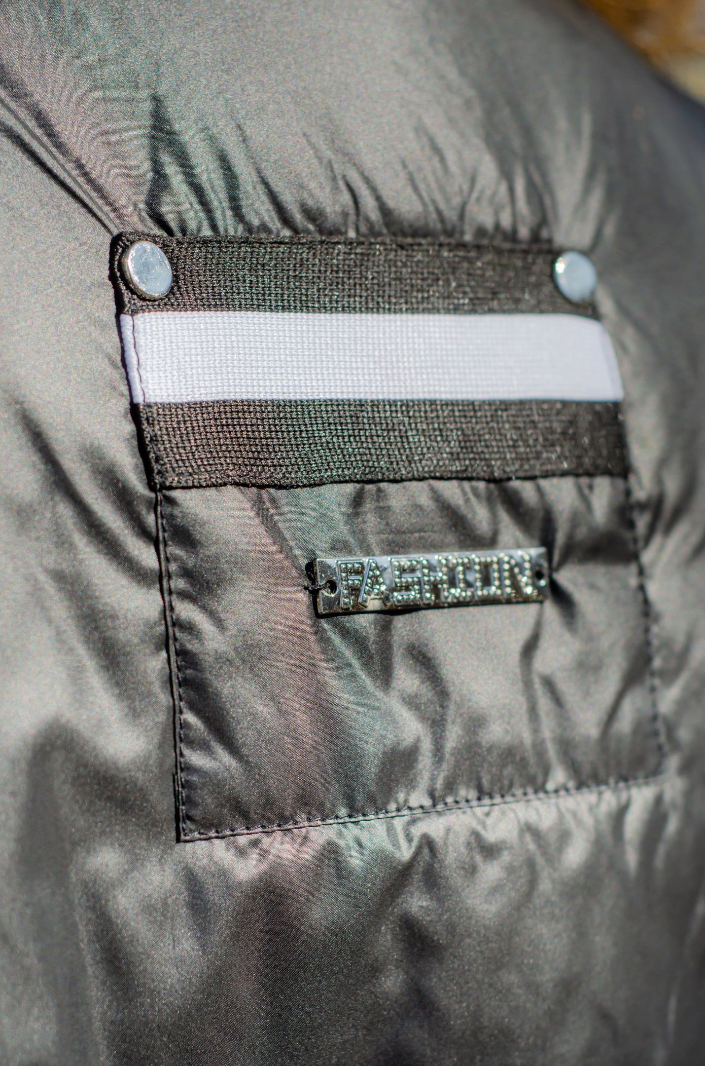 Жилет з декором великих розмірів