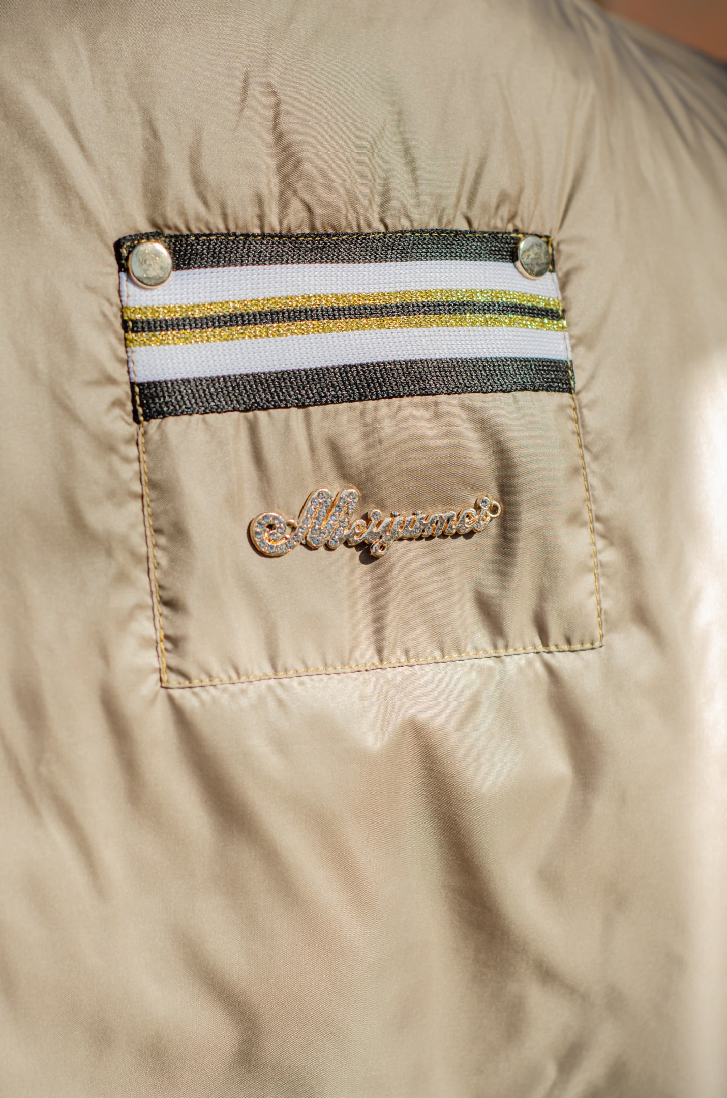 Жилет з декором великих розмірів