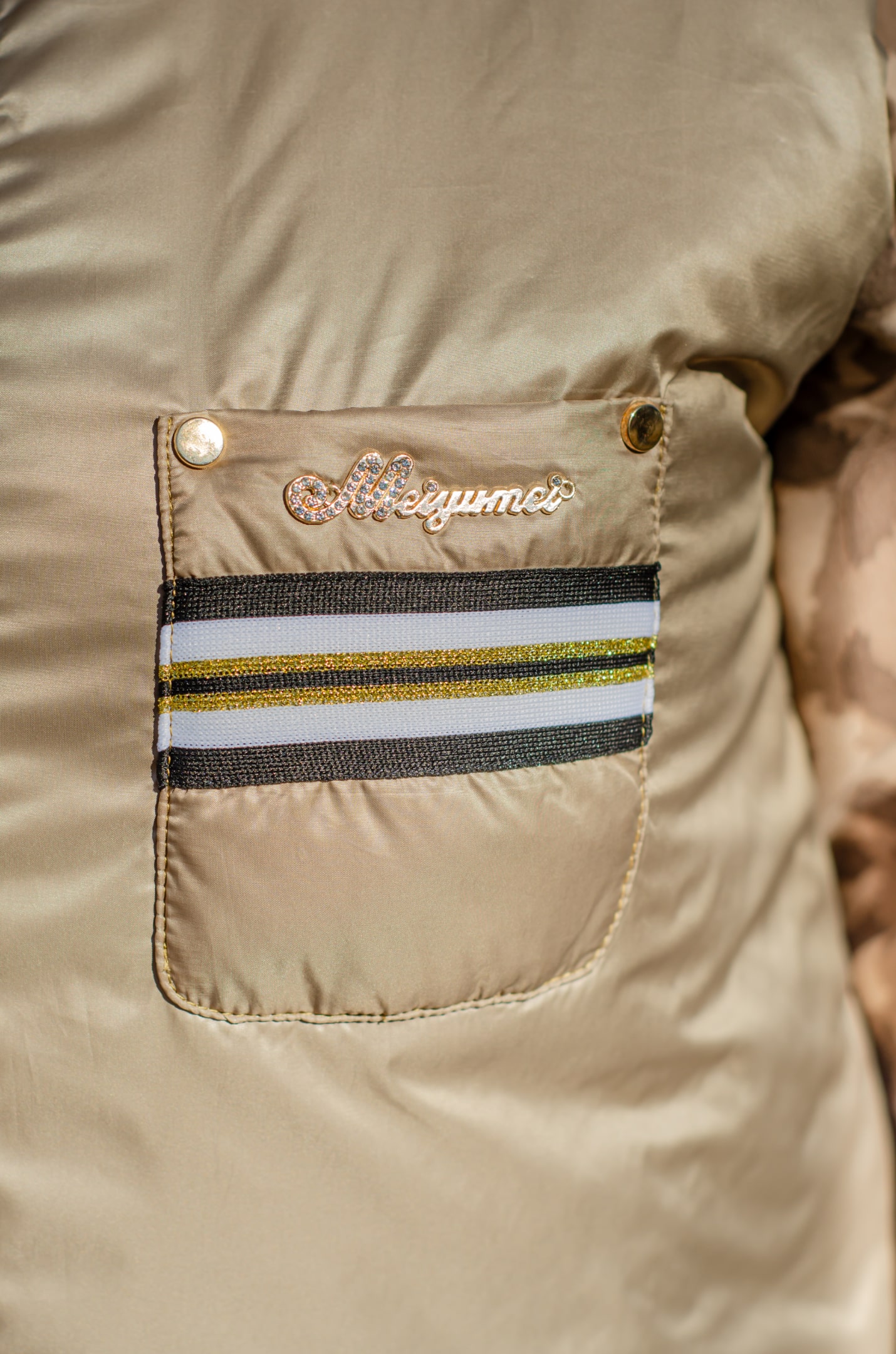 Жилет з декором великих розмірів